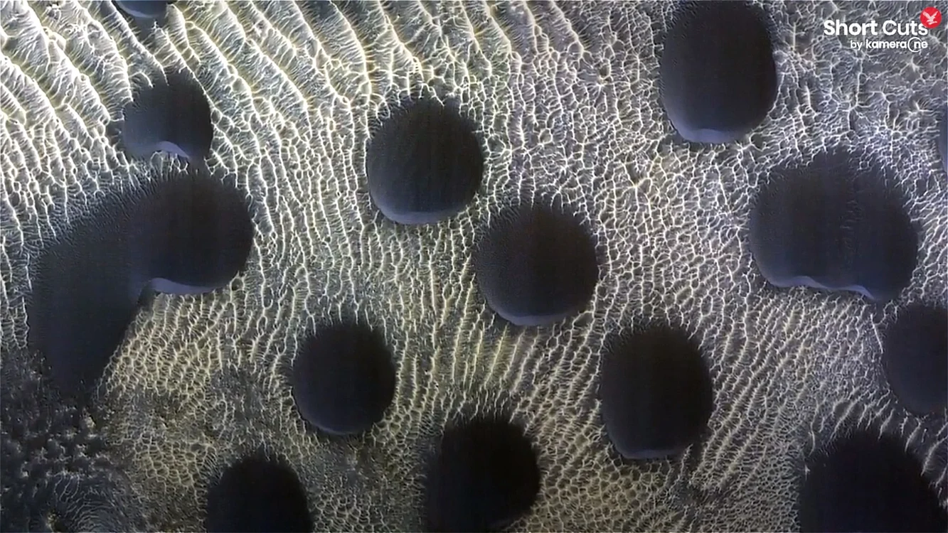  Dune de nisip „aproape perfect circulare” de pe Marte FOTO NASA