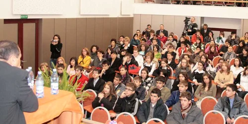 Elevii nemţeni vor participa la cinci concursuri naţionale