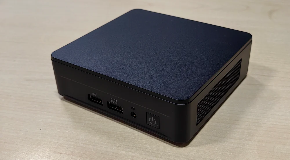 Mini PC Intel NUC 12 Pro. FOTO Adrian Pogîngeanu