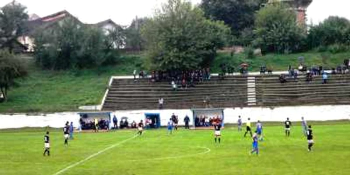 Două echipe luptă pentru un loc în Liga a 2-a