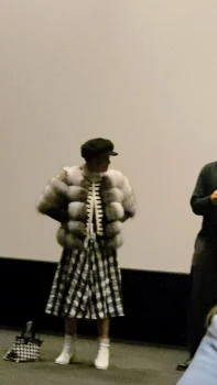 Marina Voica a întors toate privirile la premiera filmului „Fluturi de noapte” / foto: Viva