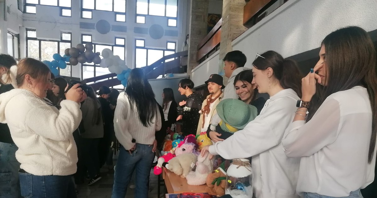 Afecțiunea severă care amenință adolescenții. O familie s-a trezit brusc într-o situație disperată: „Cea mai rapidă evoluție pe care am văzut-o”