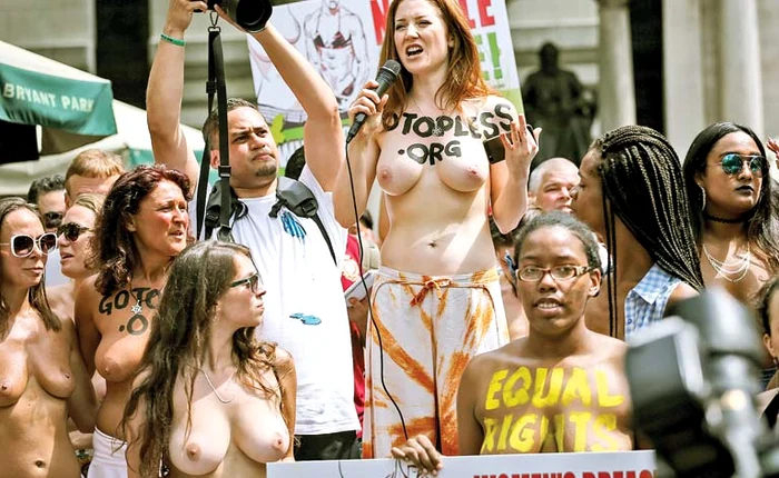 
    Sânii de toate formele şi  dimensiunile au protestat  pentru dreptul de a face  “topless” în publicFoto: Guliver/ Getty Images  