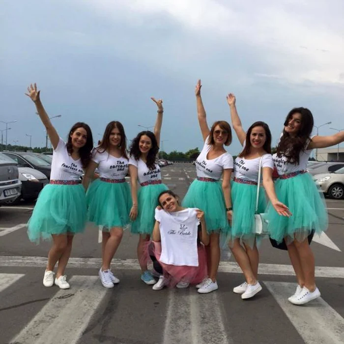 Carmen Negoiță a așteptat-o pe verișoara ei la aeroport