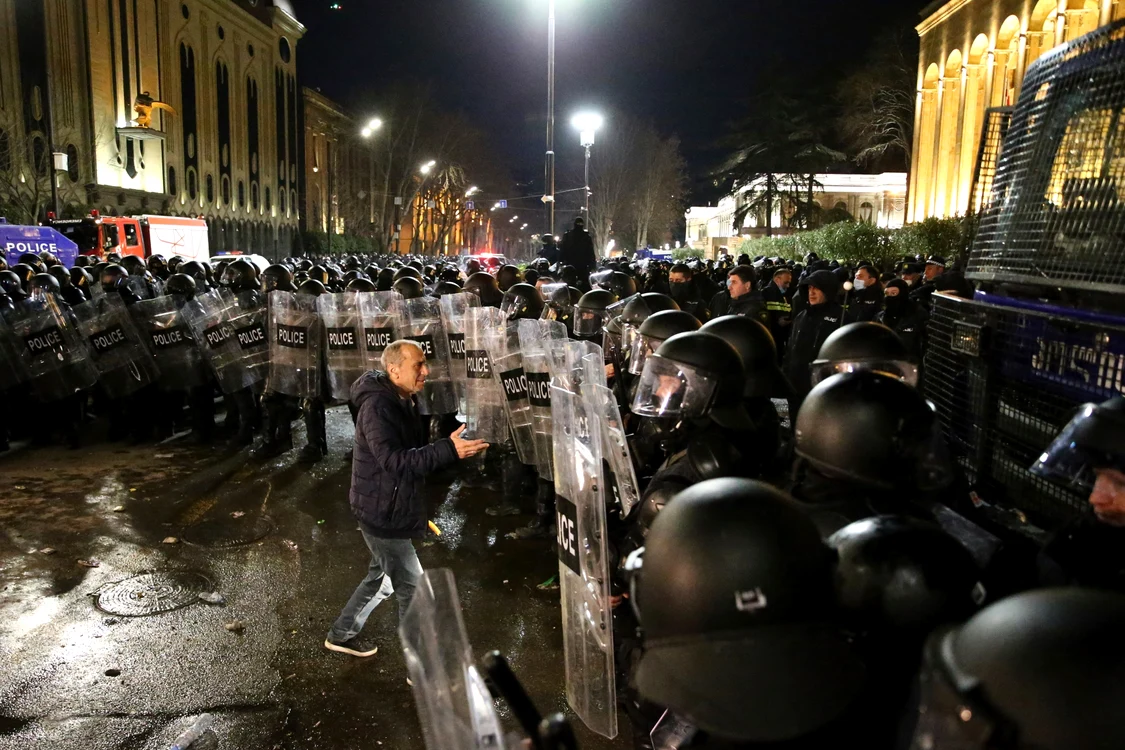 Proteste violente în Georgia, din cauza unei noi legi FOTO Profimedia