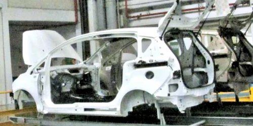 Aproximativ 600 deolteni au fost angajaţi la Ford 