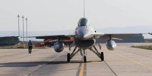 F16 FOTO MApN jpg