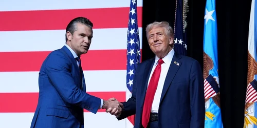 Pete Hegseth și Donald Trump FOTO Profimedia 