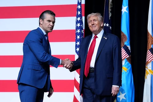 Pete Hegseth și Donald Trump FOTO Profimedia 