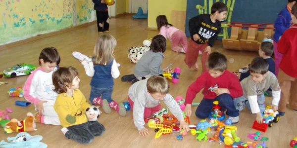 Copiii teleormăneni vor putea avea bone cu diplomă