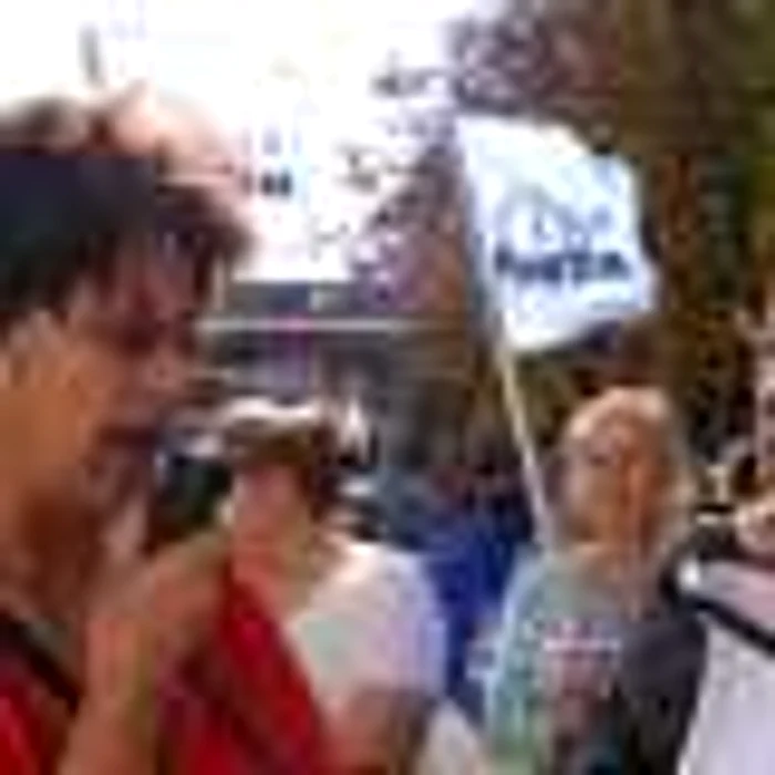 Asistenţii se plâng că n-au luat salariile