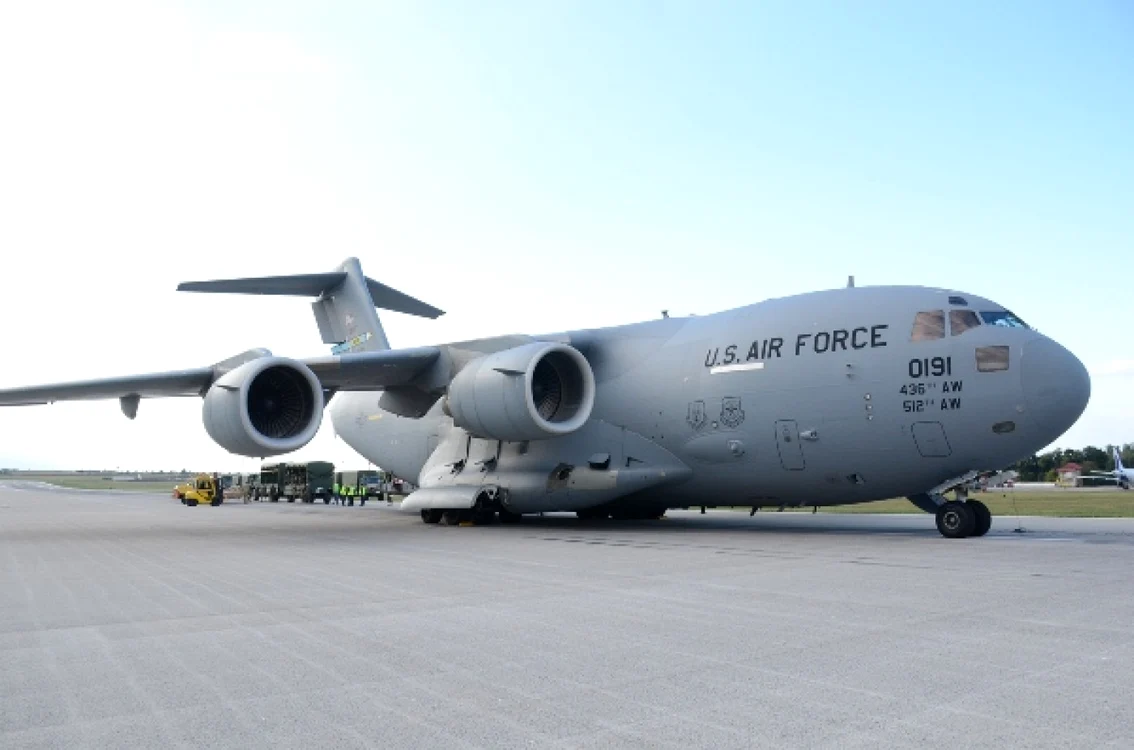 Aeronava americană ce a adus la Chişinău echipamentul militar