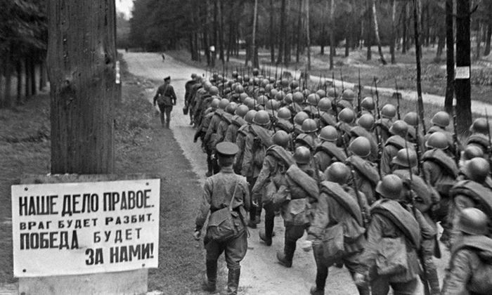 Soldați sovietici în 1941 (© Anatoliy Garanin / Commons: RIA Novosti)