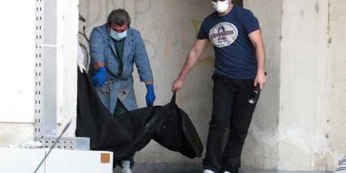 Cadavrul a fost ridicat la 11.30 de utilitara SML