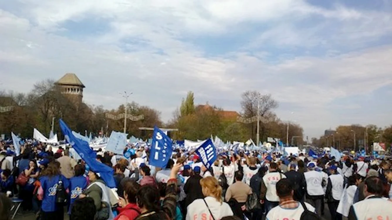 
    Organizatorii protestului profesorilor estimează că la acțiune vor participa aproximativ 15.000 de cadre didactice  