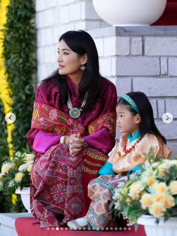 Regina Jetsun Pema Bhutan și fiica ei Instagram jpg