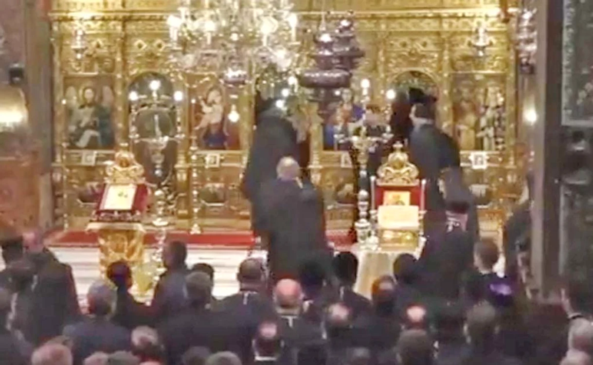 Racla cu Mâna Sfântului Andrei a fost depusă ieri la Catedrala Patriarhală din Dealul Mitropolieifoto: bazilica.ro