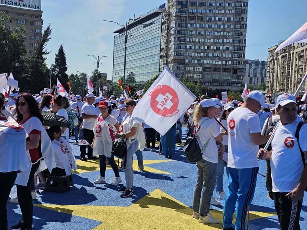 Guvernul pregătește înghețarea salariilor pentru peste 400.000 de angajați din sectorul public.