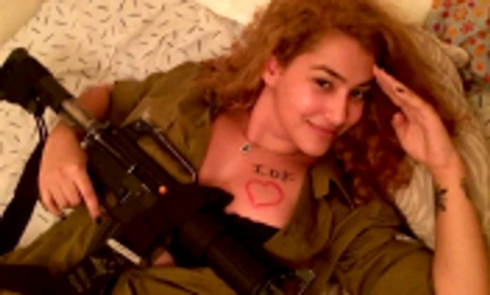 Una dintre tinerele care suţin forţele israeliene din Gaza FOTO Facebook