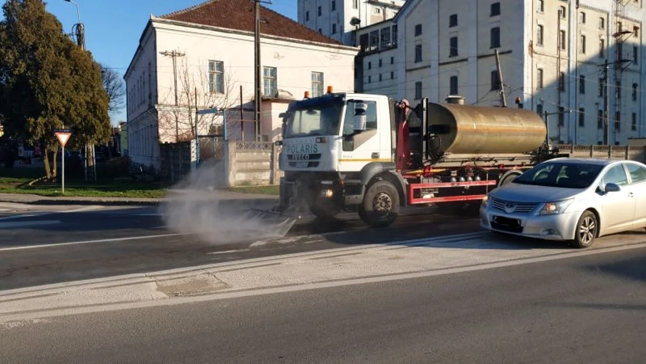 Primăria va continua activitatea de dezinfecţie a străzilor