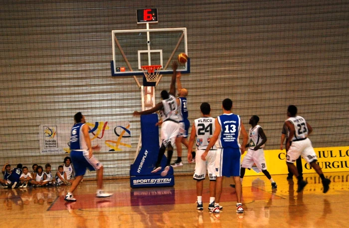 Giurgiuvenii n-au mai reuşit prestaţia solidă din partida tur / FOTO Bogdan Vladu