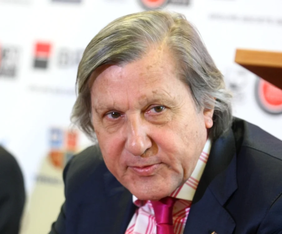Ilie Năstase i-a reproşat Simonei Halep că acordă mai multă atenţie intereselor proprii decât echipei de tenis a României