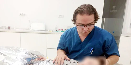 01 adrian dinescu medic anestezist teddy care foto arhiva personala jpg