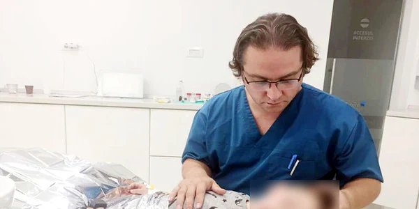 01 adrian dinescu medic anestezist teddy care foto arhiva personala jpg