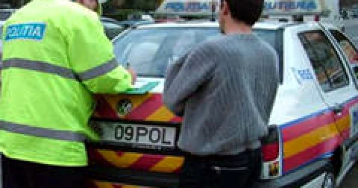 Jandarmii l-au prins în scurt timp pe hoţ