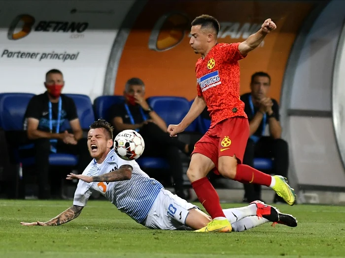 
    Adversari în Liga 1, Cicâldău şi Moruţan vor fi colegi la Galatasaray IstanbulFoto: sportpictures.eu  