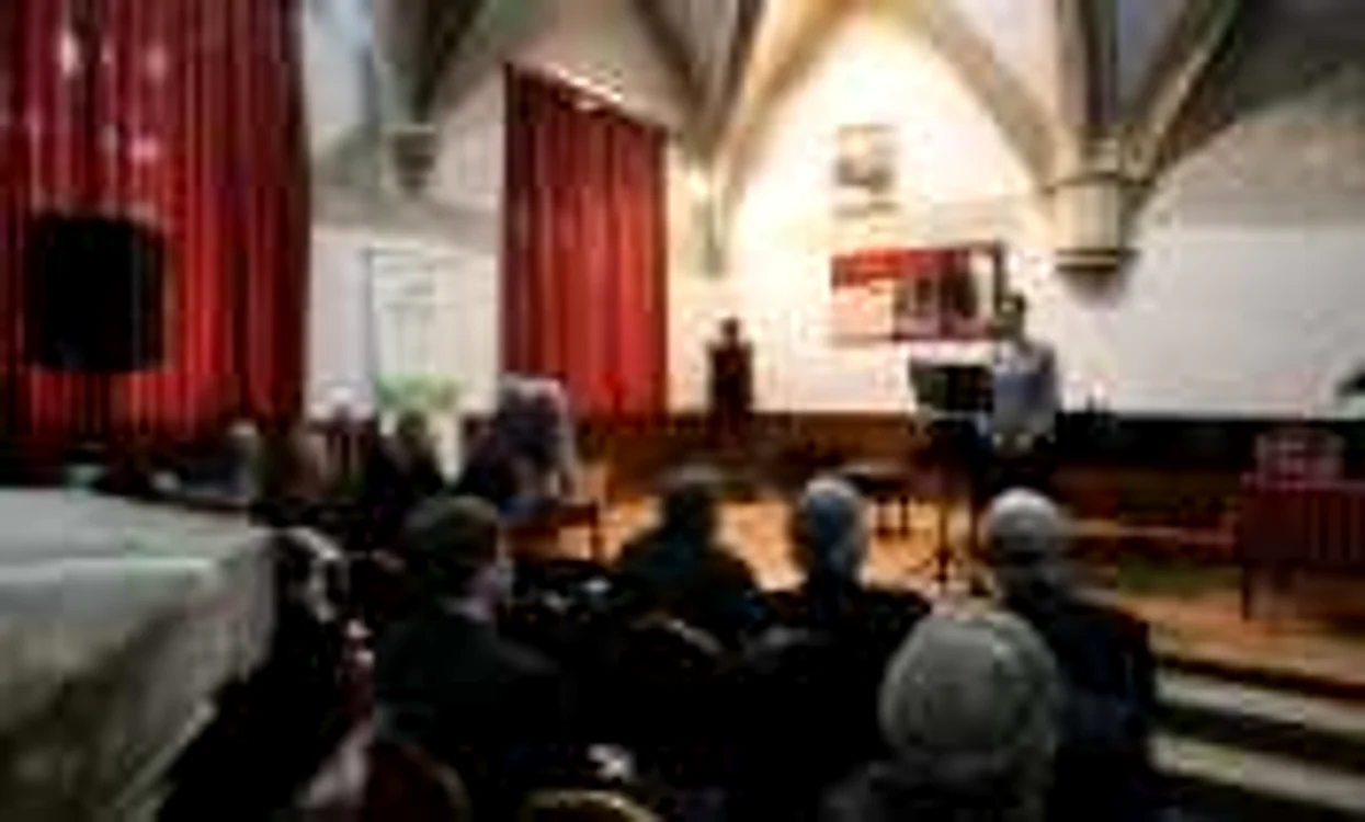 Printre invitaţii la festivitate s-au numărat absolvenţii liceului Foto: David Sugar