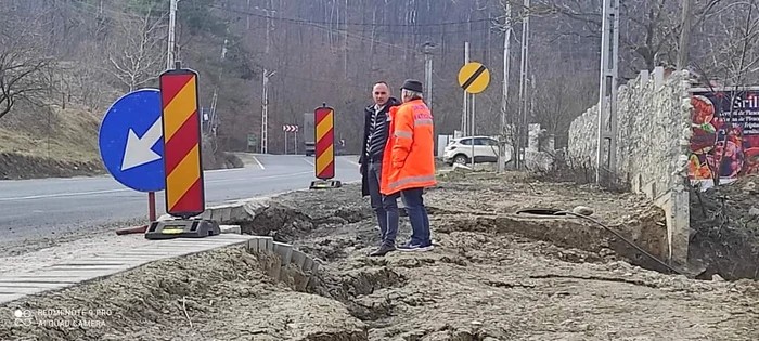 Alunecarea s-a produs pe DN 10, în zona localităţii Măgura. SURSA DRDP Buzău