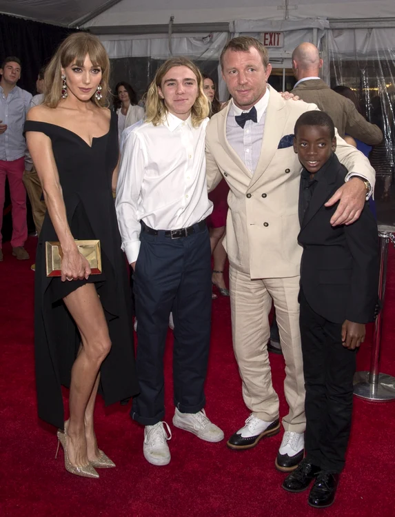 Octombrie 2015: Rocco Ritchie, cu Guy Ritchie, soţia acestuia Jacqui Ainsley şi David Ritchie, fratele adoptat
