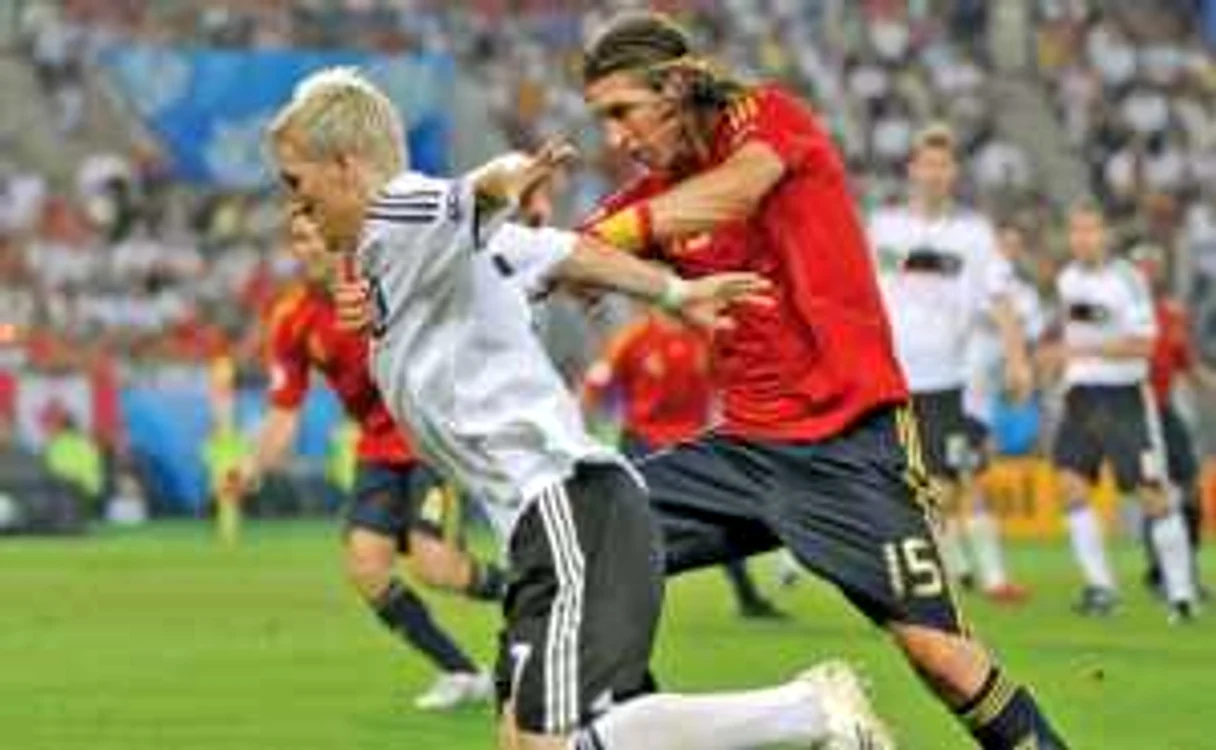 Schweinsteiger şi Sergio Ramos s-au întâlnit acum patru ani în finala EURO 2008