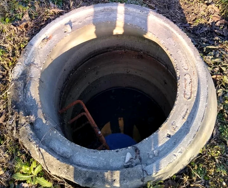 Mai multe elemente din canalizarea din satul Băbaia au fost furate FOTO: Facebook/Aninoasa de Gorj
