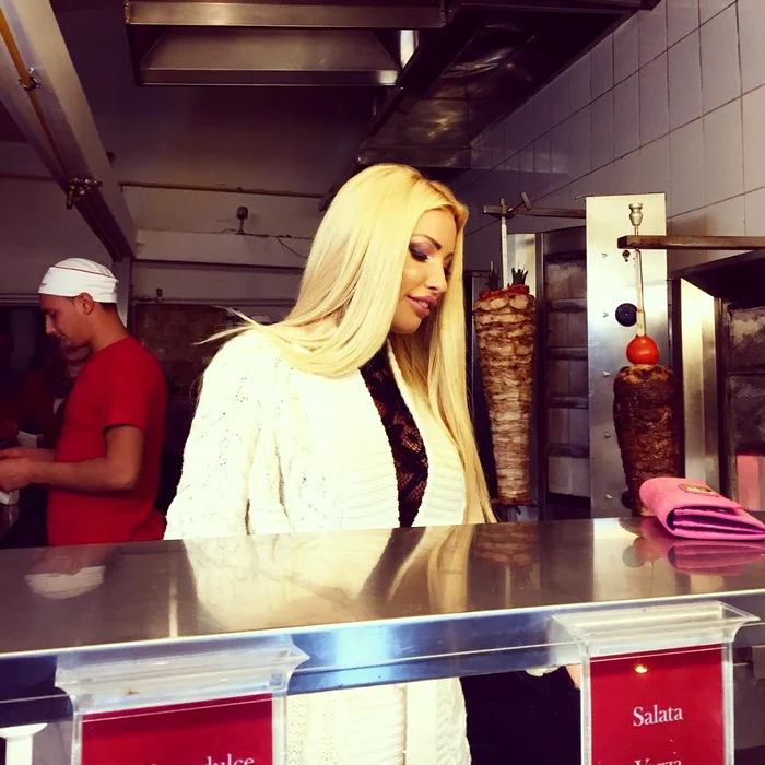 Chivu a vrut o shaorma mare cu de toate