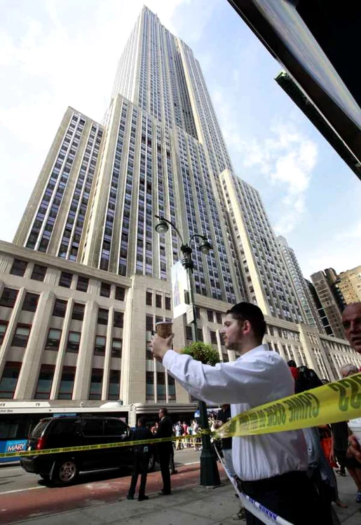 Scene de groază în apropierea Empire State Building din New York: (foto: Reuters)