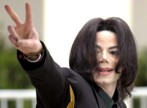 Michael Jackson, bogat şi pe lumea cealaltă