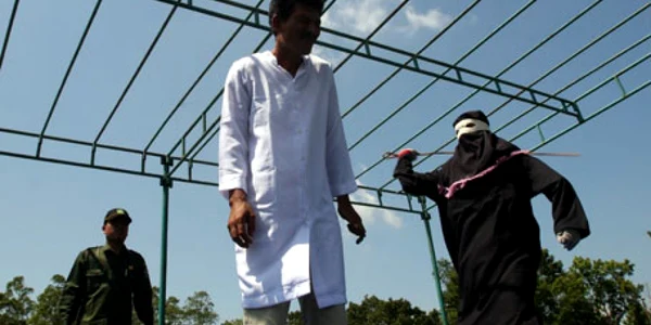 Biciuirea este o altă pedeapsă aplicată celor care participă la jocuri de noroc, ocupaţie considerată ca o violare a legii islamice
