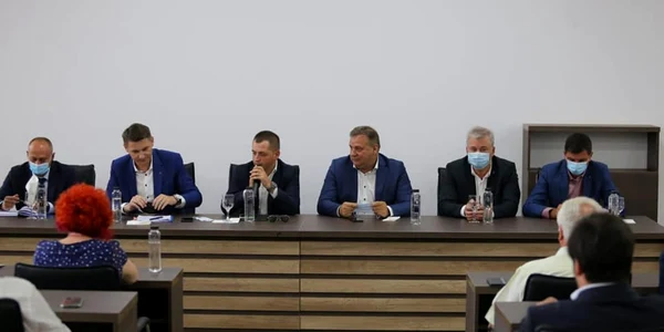 calarasi consultare publica la consiliul judetean calarasi foto faceb/Vasile Iliuta