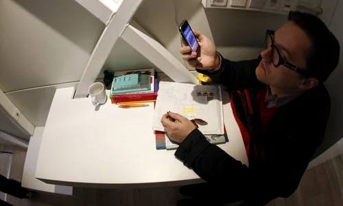 Casa scriitorului Edgar Keret din Varşovia este cea mai îngustă din lume  (Foto: Reuters) jpeg