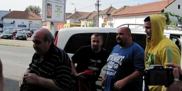 Membrii ai grupării infracţionale destructurate de DIICOT Alba Iulia 