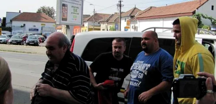 Membrii ai grupării infracţionale destructurate de DIICOT Alba Iulia