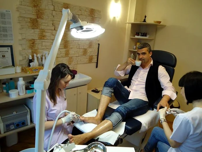 Artistul s a lăsat fotografiat într o ipostază în care nu a mai fost văzut până acum jpeg