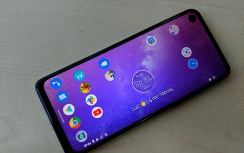 Motorola One Vision FOTO Adrian Pogîngeanu