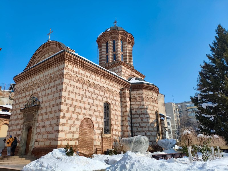 Povestea celei mai vechi biserici din București. Găzduiește o icoană pictată de Arsenie Boca, iar domnitorii Țării Românești erau încoronați aici