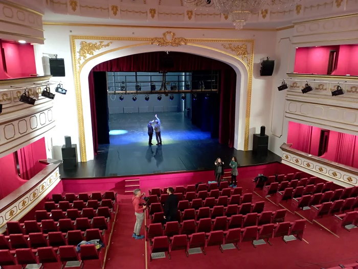 Sala de spectacole și scena FOTO Cosmin Zamfirache