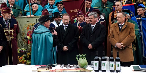 Întâlnirea cavalerilor vinului din Ungaria Foto