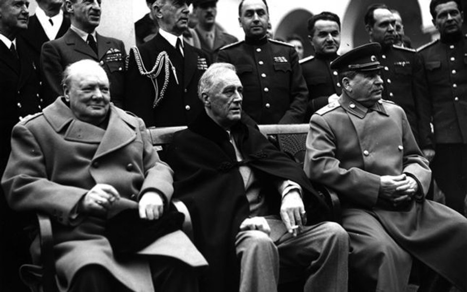 Cine a lăsat România pe mâna sovieticilor. Soarta țării noastre a fost hotărâtă înainte de terminarea războiului