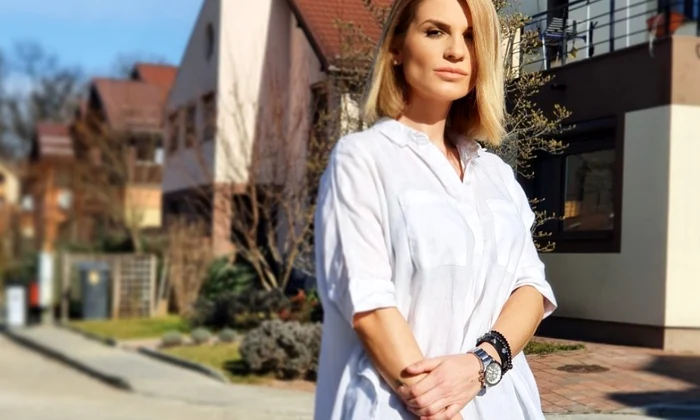 Ellie White nu s-a făcut încă mireasă Sursa: Facebook